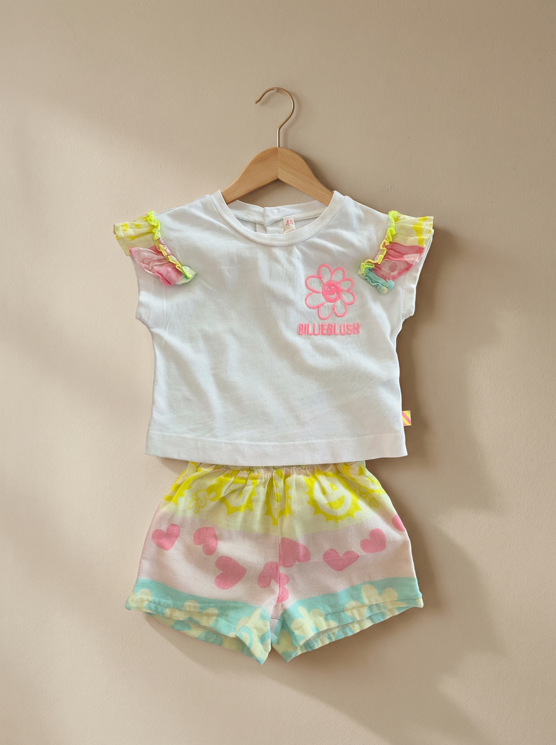 Set t-shirt and shorts