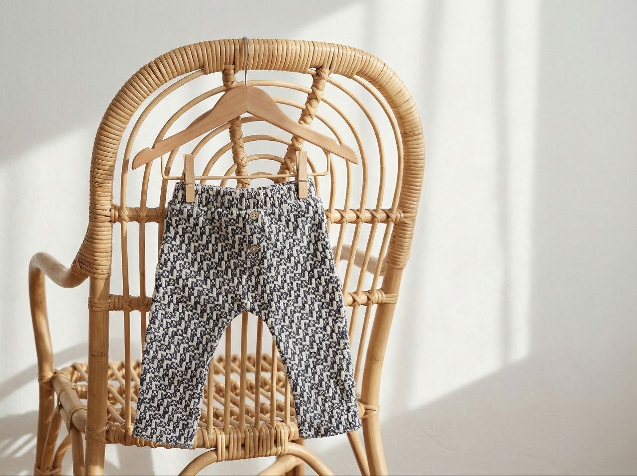 Pants with geometric design